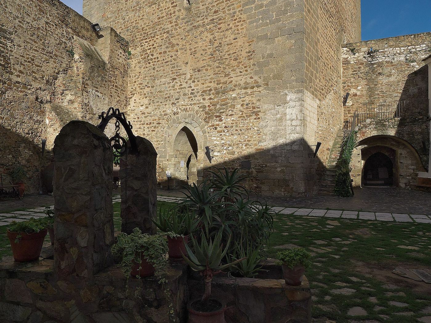 Patio interior del castillo de Olivenza